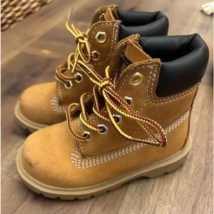 Boys Timberlands sz7